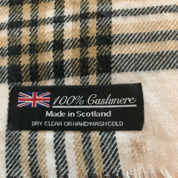 100% Cashmere Scarf Made in Scottland - Picture 3 of 3